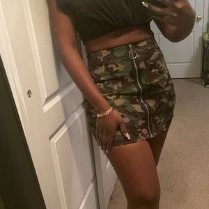 Front Zipper Camo Skirt